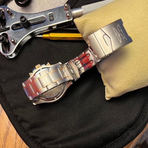 Invicta Mens chronograph rose gold/silver watch NIB - Picture 4 of 12